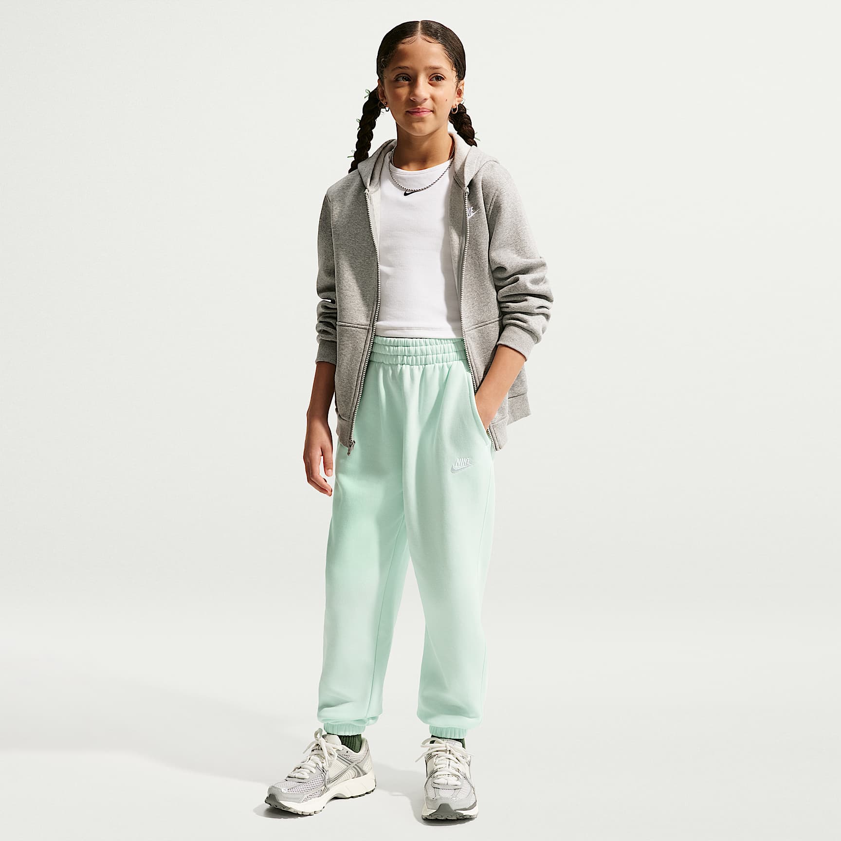 Nike Sportswear Club Fleece Older Kids' Loose Trousers. Nike CA
